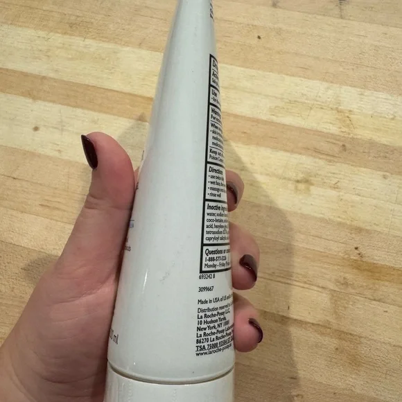 La Roche-Posay Effaclar Medicated Gel Cleanser - White - Picture 2 of 8